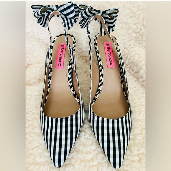 Betsey Johnson Gingham Black and White Heels with Slingback & Decorative Bow 7.5 - Picture 12 of 12